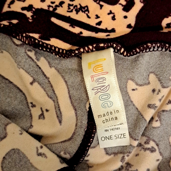 RARE LuLaRoe CAT Pattern Leggings - Picture 7 of 9